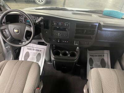 2025 Chevrolet Express Passenger 1LT