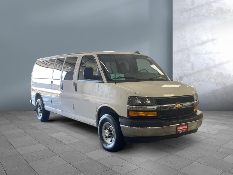 2025 Chevrolet Express Passenger 1LT