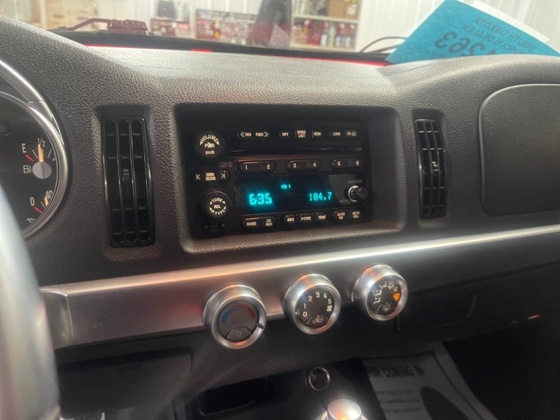 2004 Chevrolet SSR LS