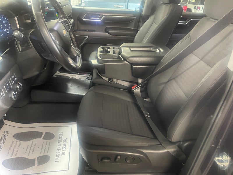 2022 Chevrolet Silverado 1500 LT (2FL)