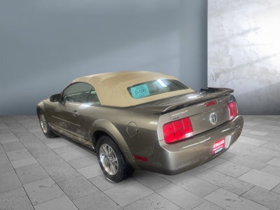 2005 Ford Mustang Deluxe