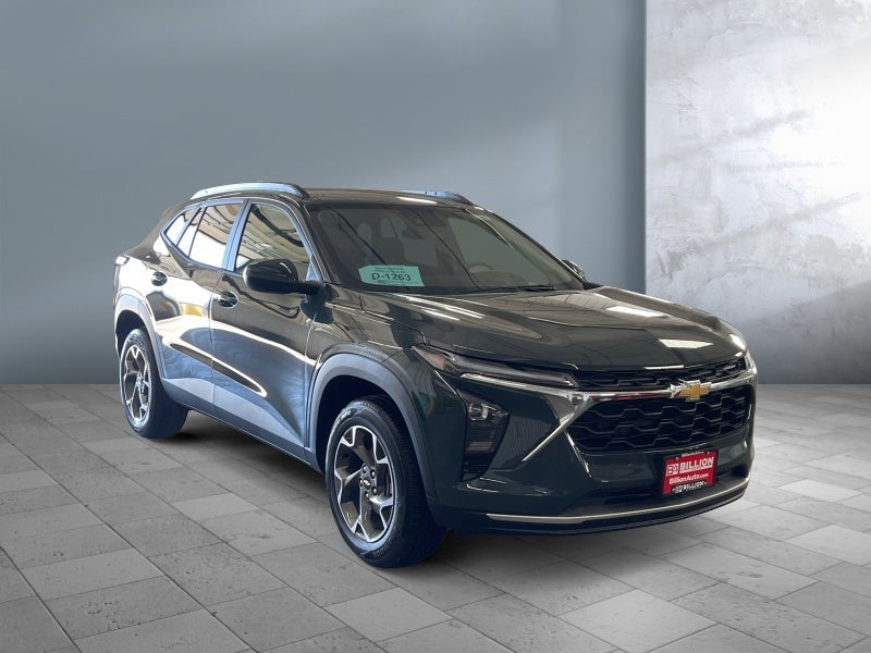 2026 Chevrolet Trax LT - Photo 8